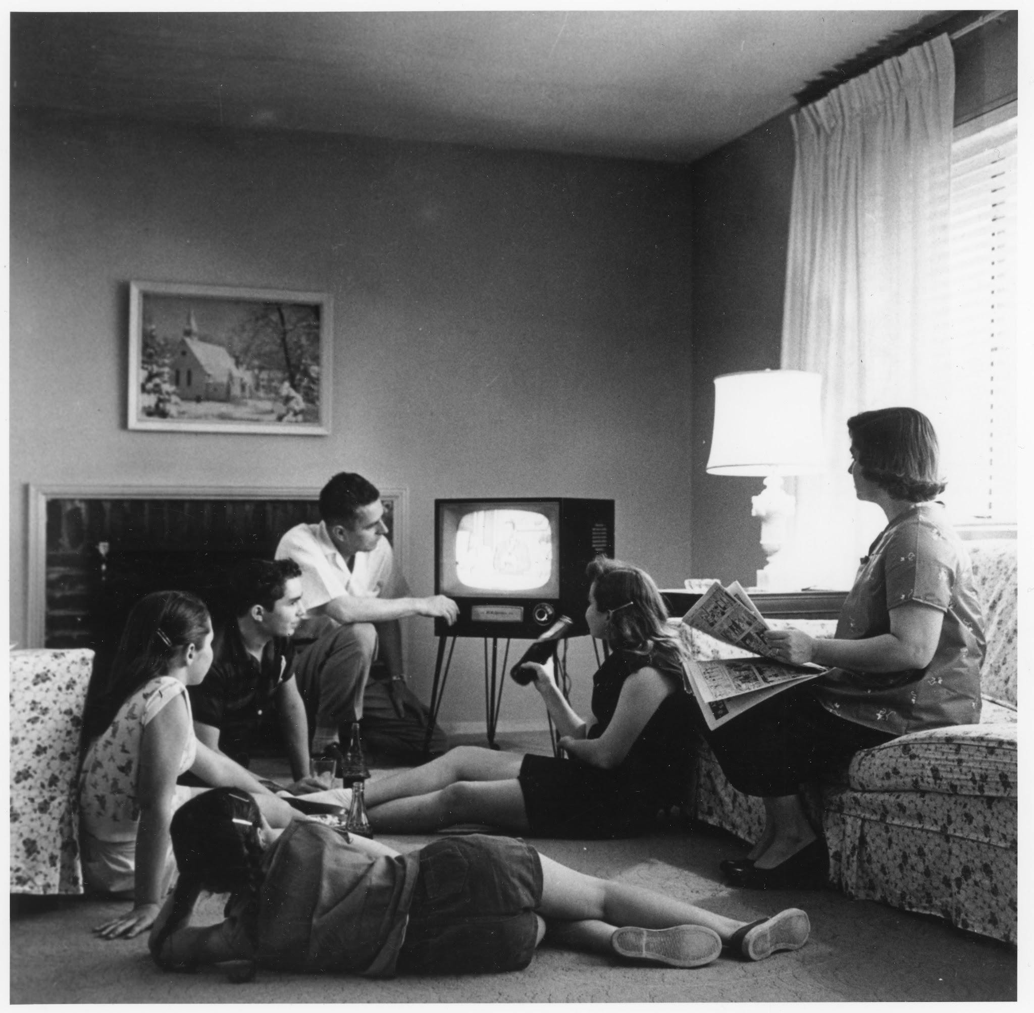 Television becomes a mass medium